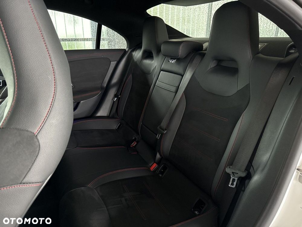 Mercedes-Benz CLA - 24