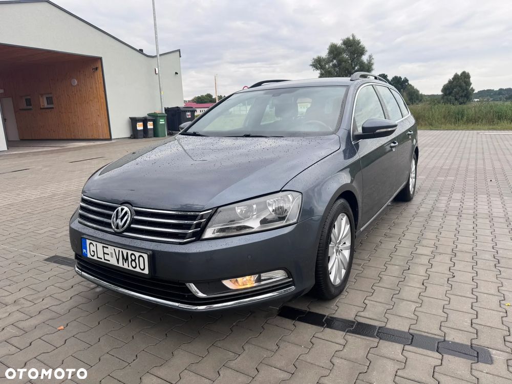 Volkswagen Passat - 1