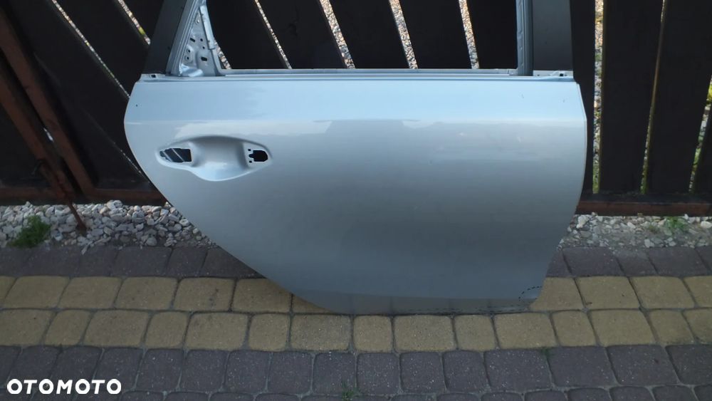 Drzwi tylne prawe Kia Ceed III kombi - 9