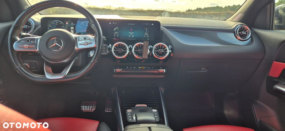 Mercedes-Benz GLA 200 - 16