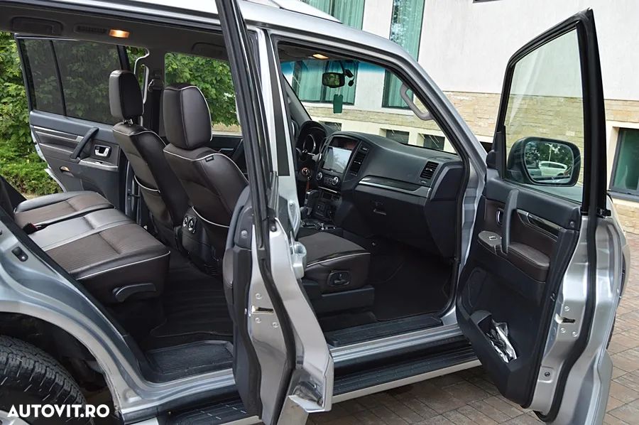 Mitsubishi Pajero - 23