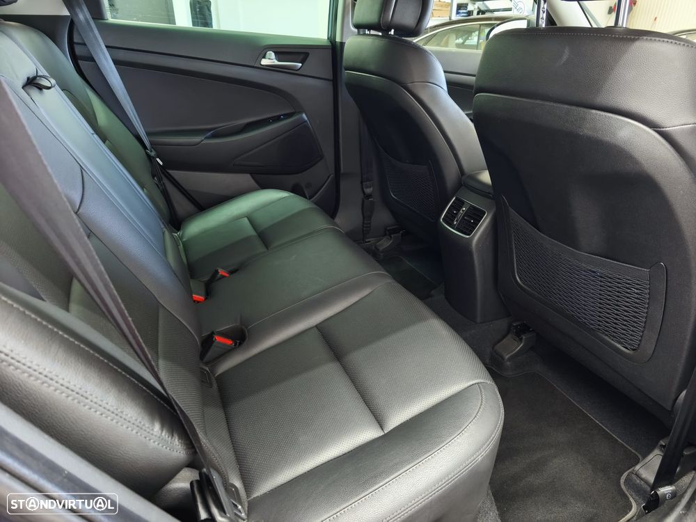 Hyundai Tucson 1.7 CRDi Executive - 27