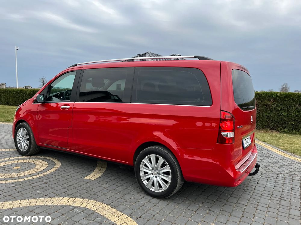 Mercedes-Benz Klasa V - 12