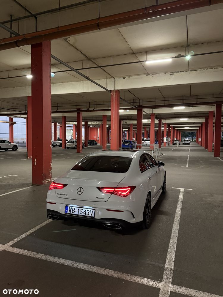 Mercedes-Benz CLA 250 4-Matic AMG Line 7G-DCT - 17