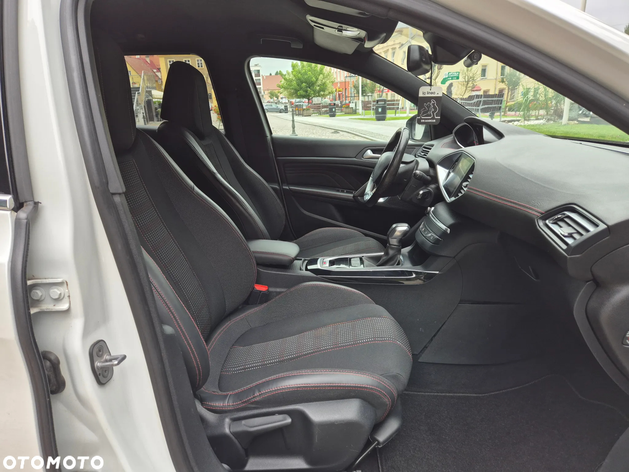 Peugeot 308 SW 1.2 PureTech Allure S&S - 25