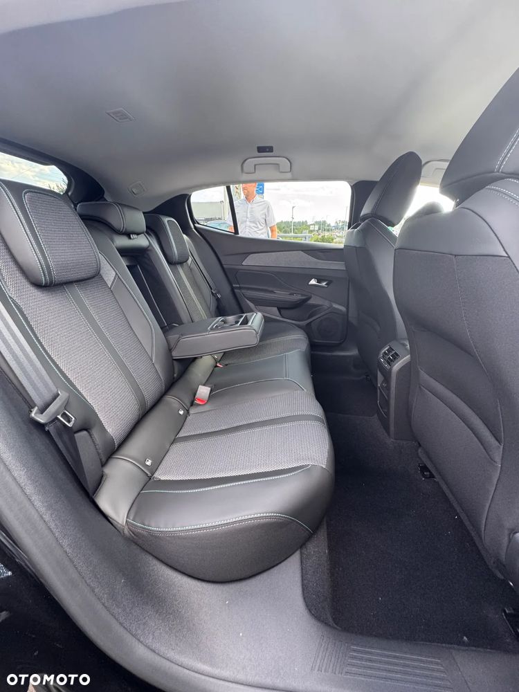 Peugeot 408 1.2 PureTech mHEV Business S&S e-DSC6 - 9