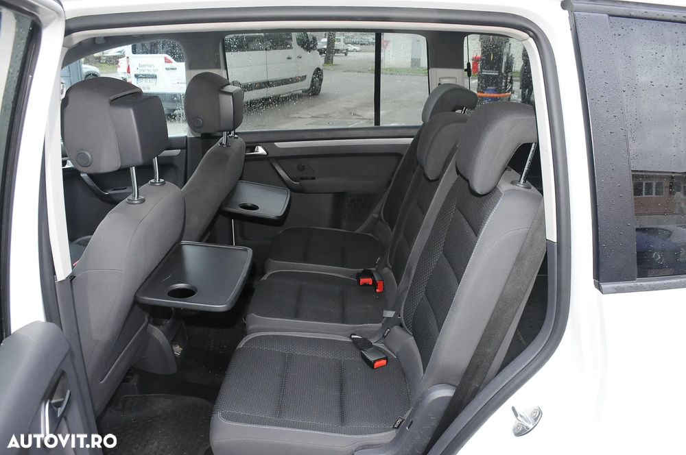 Volkswagen Touran 2.0 TDI DSG Comfortline - 8