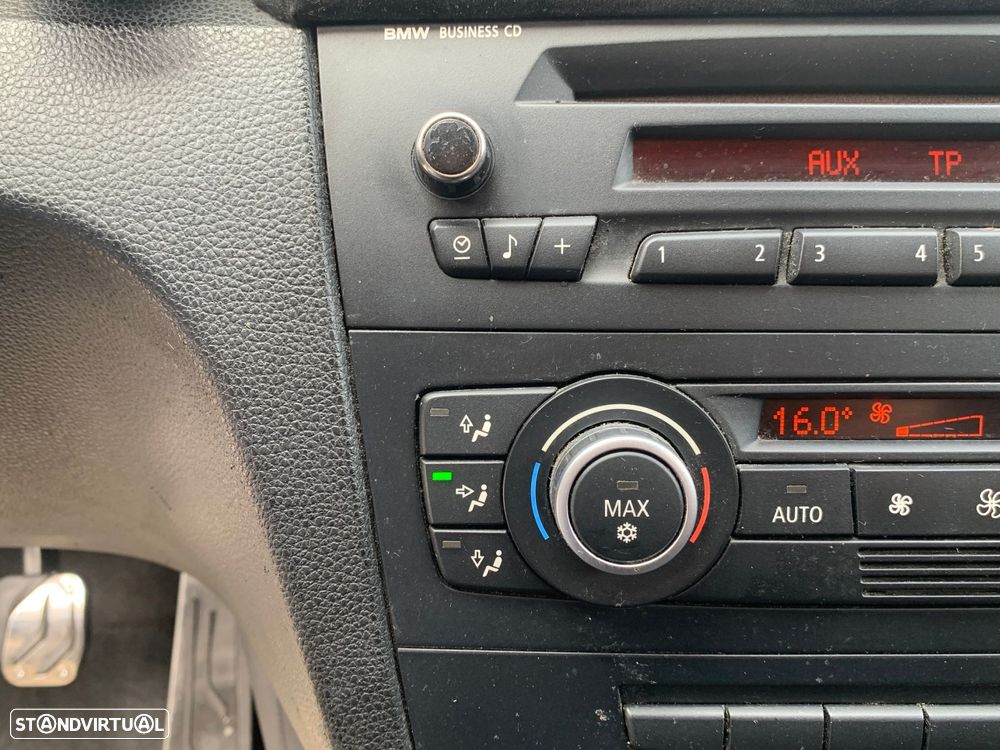 BMW 118 d Pack M - 32