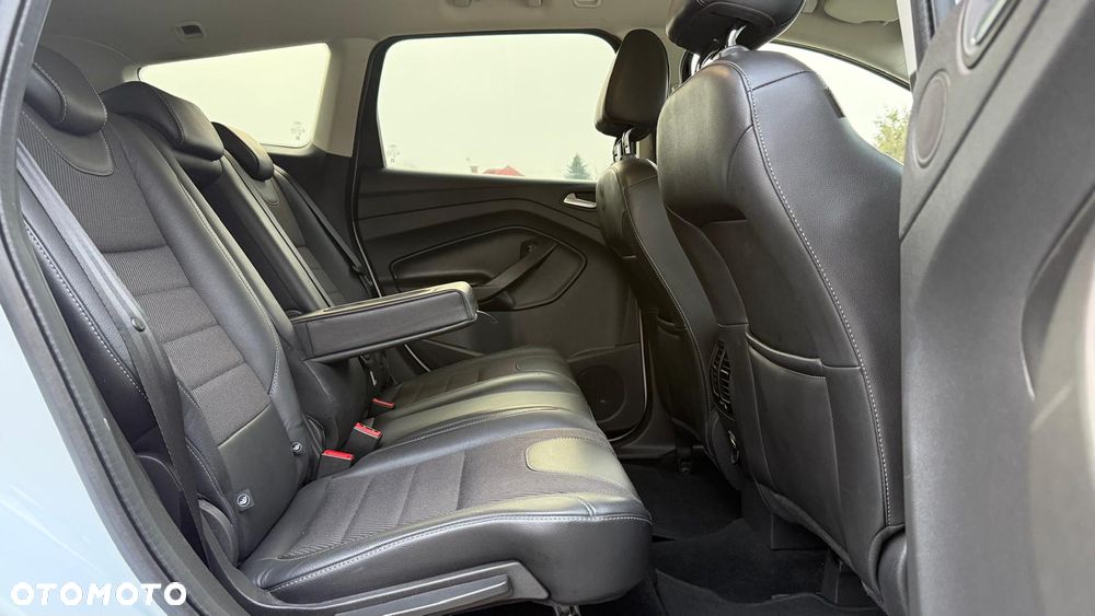 Ford Kuga 2.0 TDCi 4x4 Titanium - 33