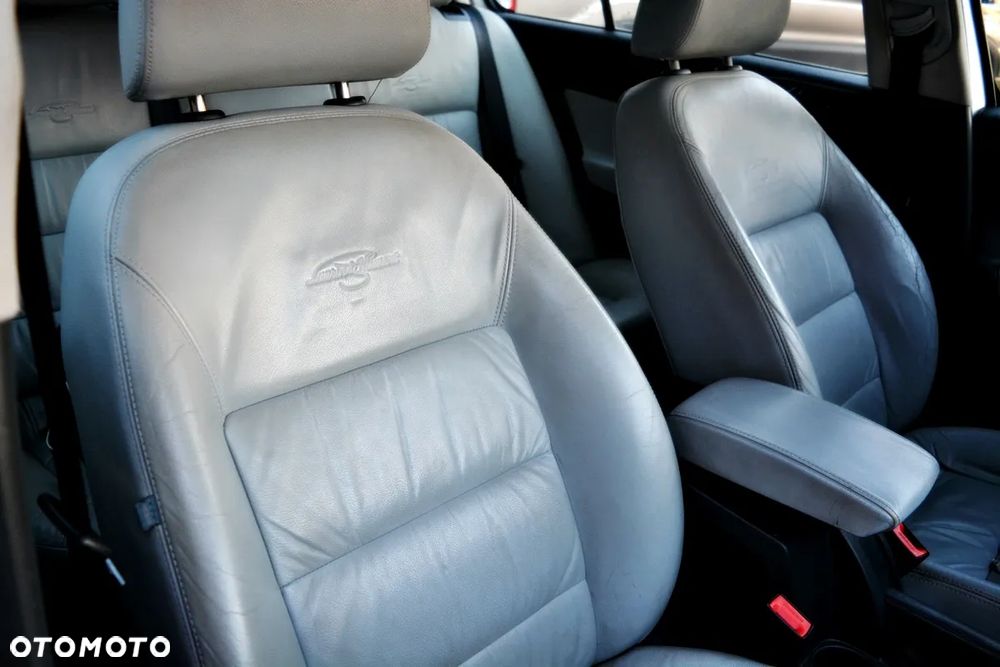 Skoda Octavia 2.0 TDI DPF DSG Laurin & Klement - 27