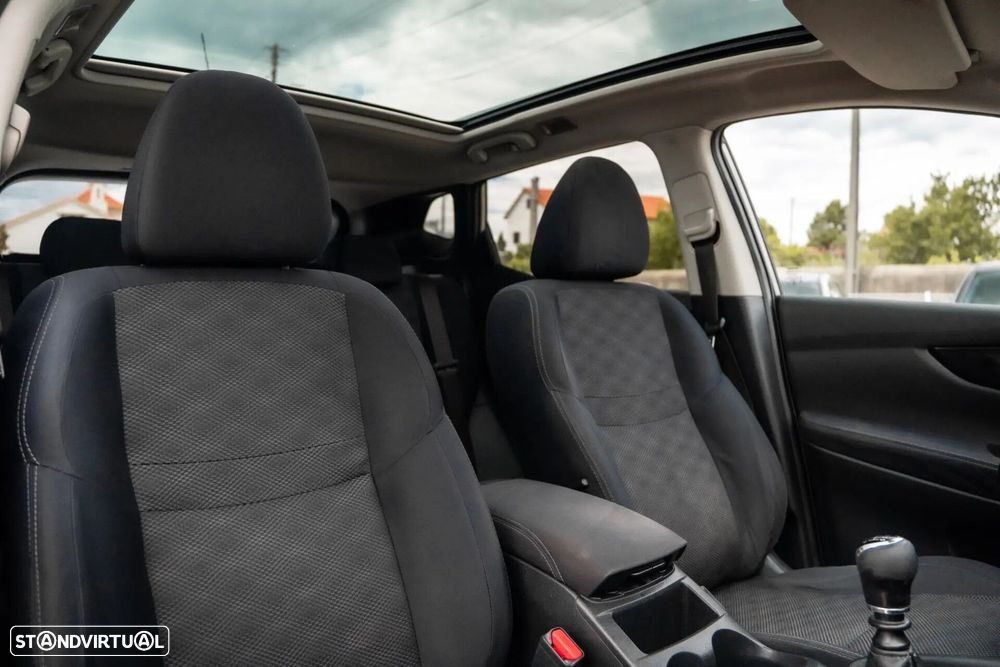Nissan Qashqai 1.5 dCi N-Connecta - 17