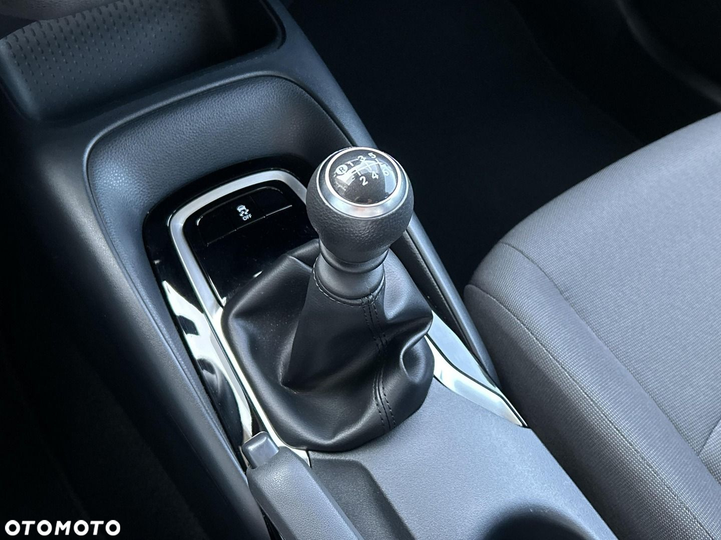Toyota Corolla 1.5 Active - 22