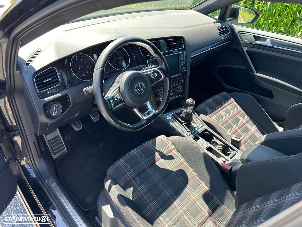 VW Golf 2.0 TSi GTi - 13