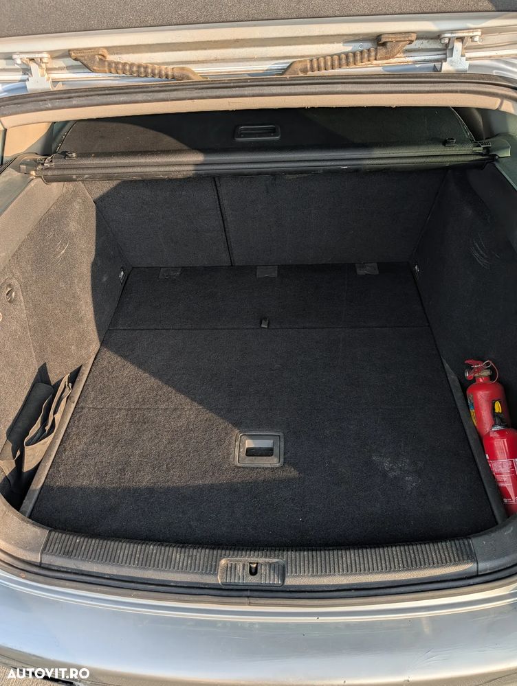 Volkswagen Golf 1.6 TDI DPF Trendline - 10