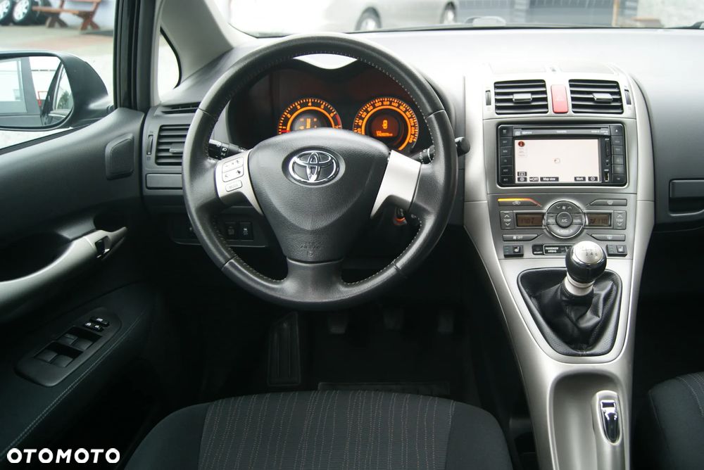 Toyota Auris 1.33 VVT-i Premium + - 14