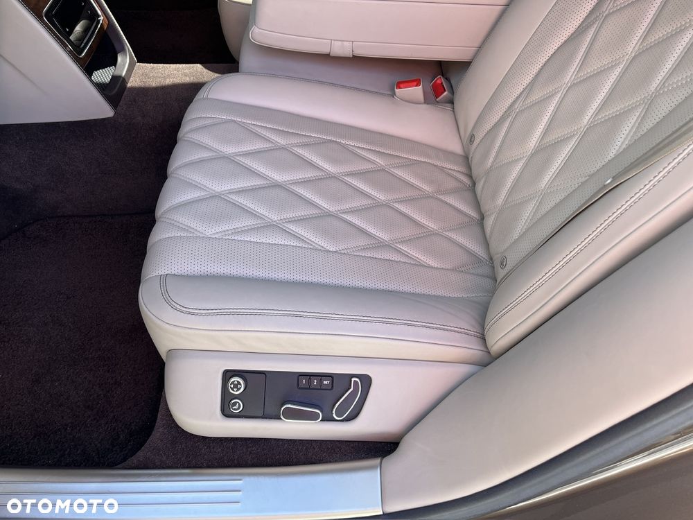 Bentley Flying Spur W12 - 26