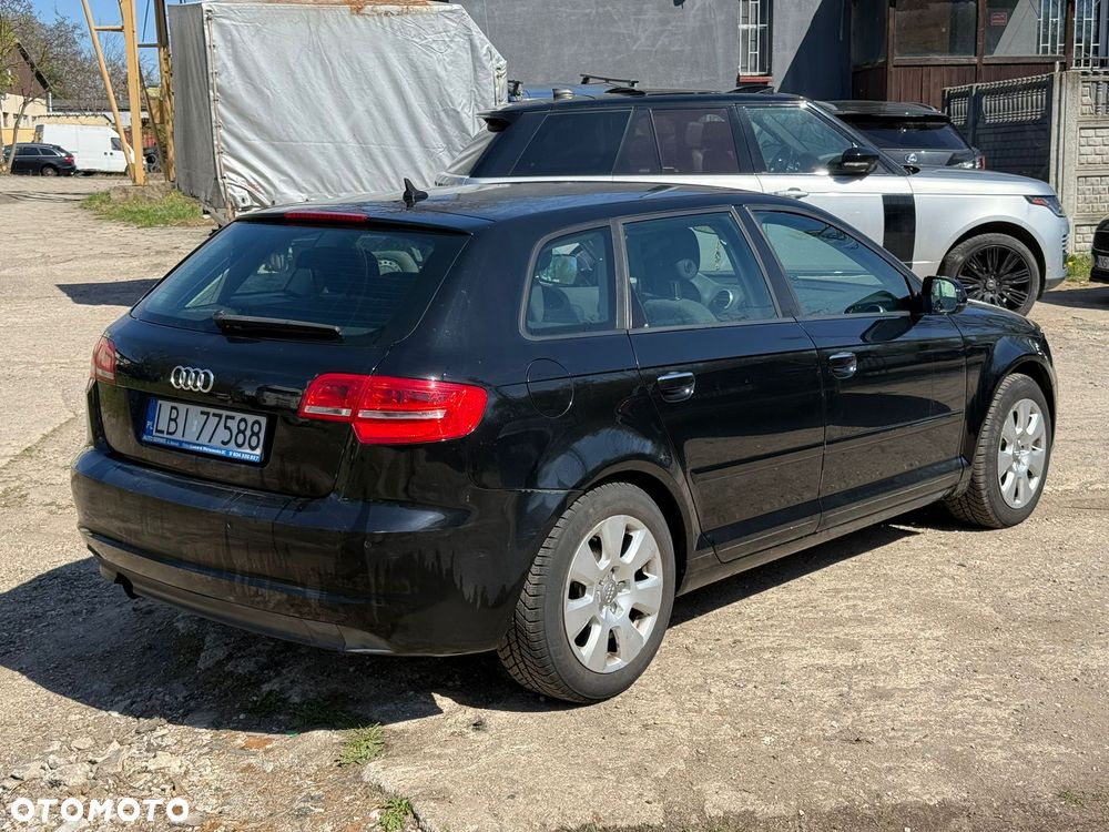 Audi A3 Sportback 1.6 TDI DPF Ambiente S tronic - 4