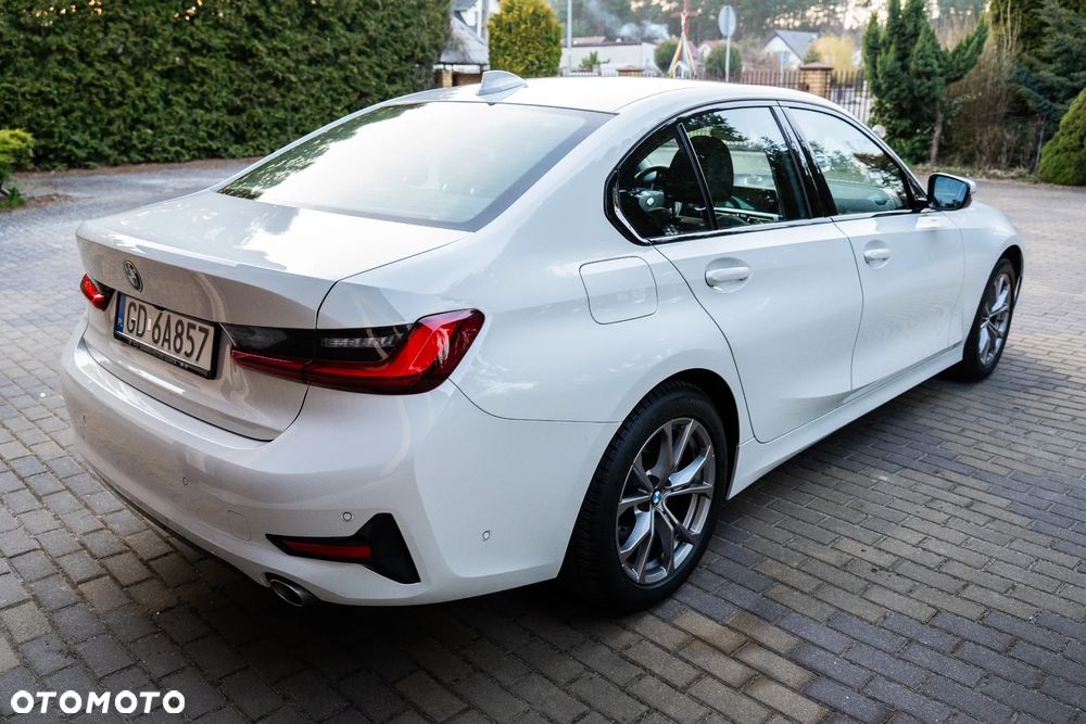 BMW Seria 3 318d MHEV Sport Line - 17