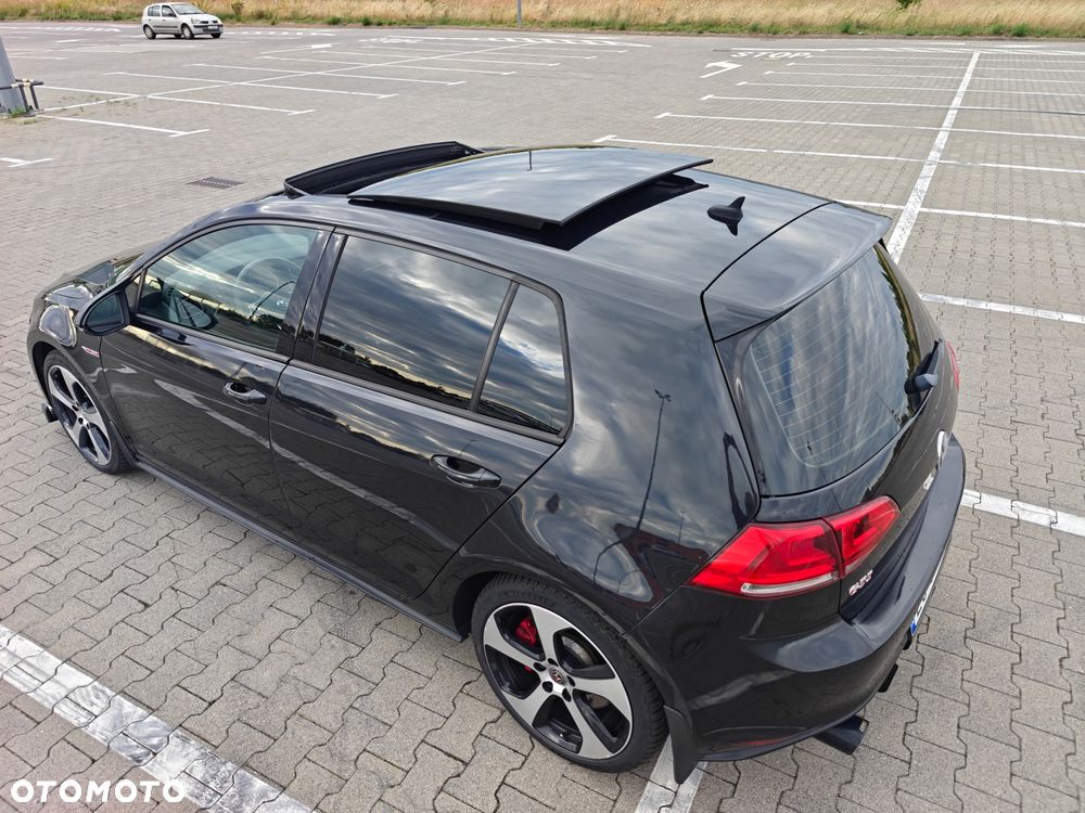 Volkswagen Golf - 6