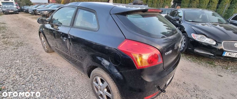 Kia Ceed - 4