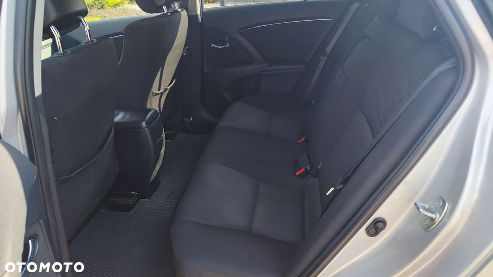 Toyota Avensis 2.0 D-4D Sol - 36