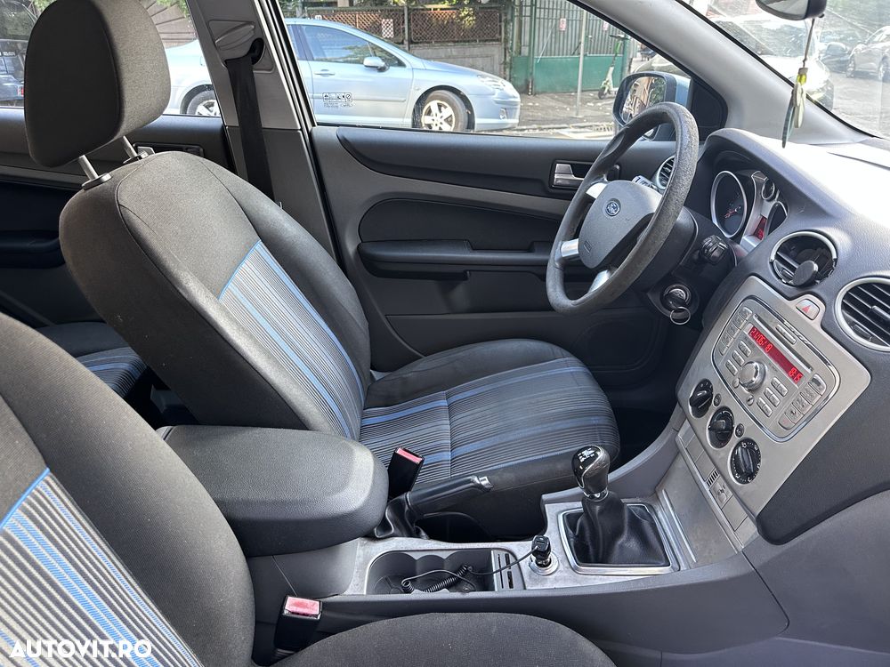 Ford Focus 1.6i Trend - 7