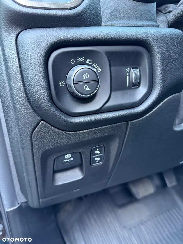RAM 1500 5.7 Crew Cab Rebel - 23