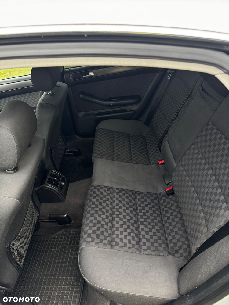 Audi A6 Limousine 2.0 - 8