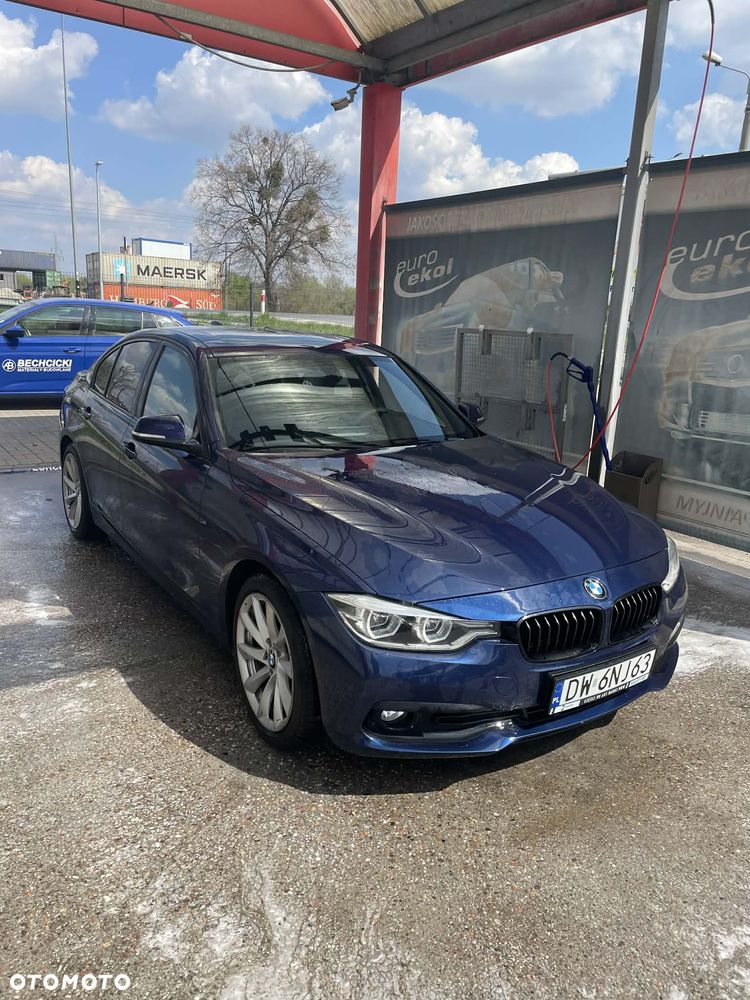 BMW Seria 3 320i Edition Luxury Line Purity - 2
