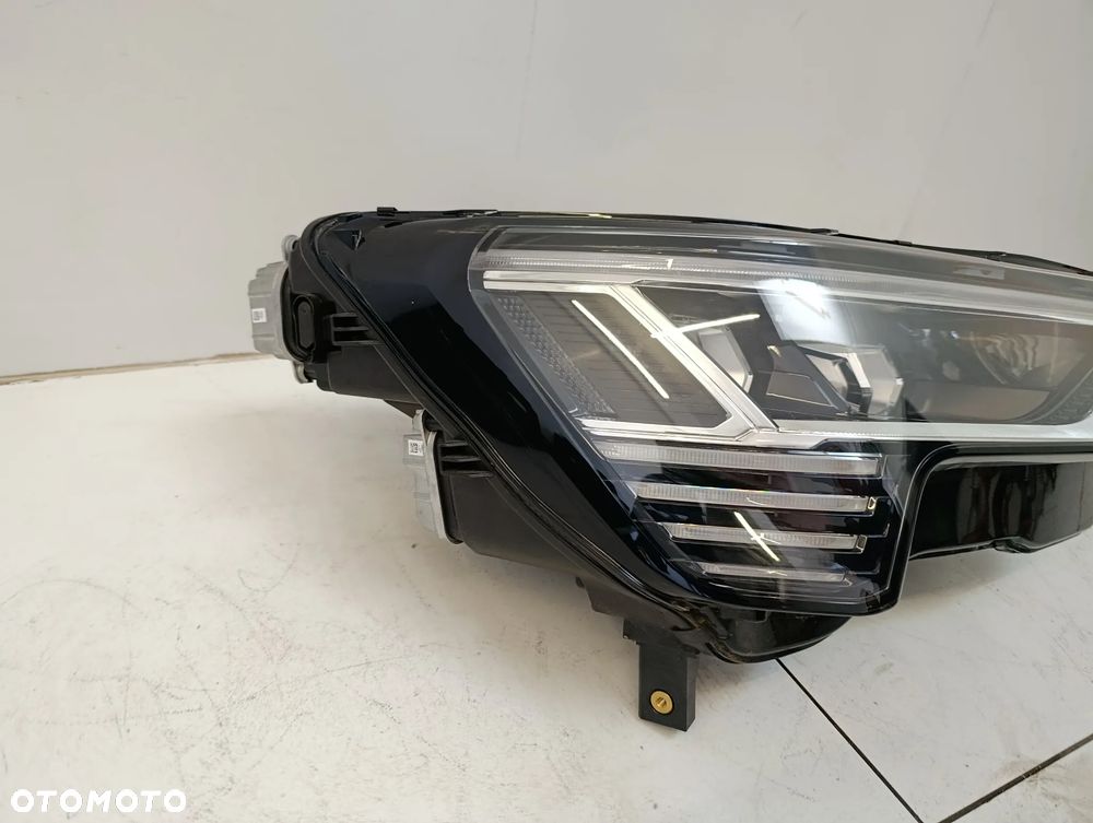 Lampa reflektor full led prawy przód eu Audi Q8 e-tron etron - 5