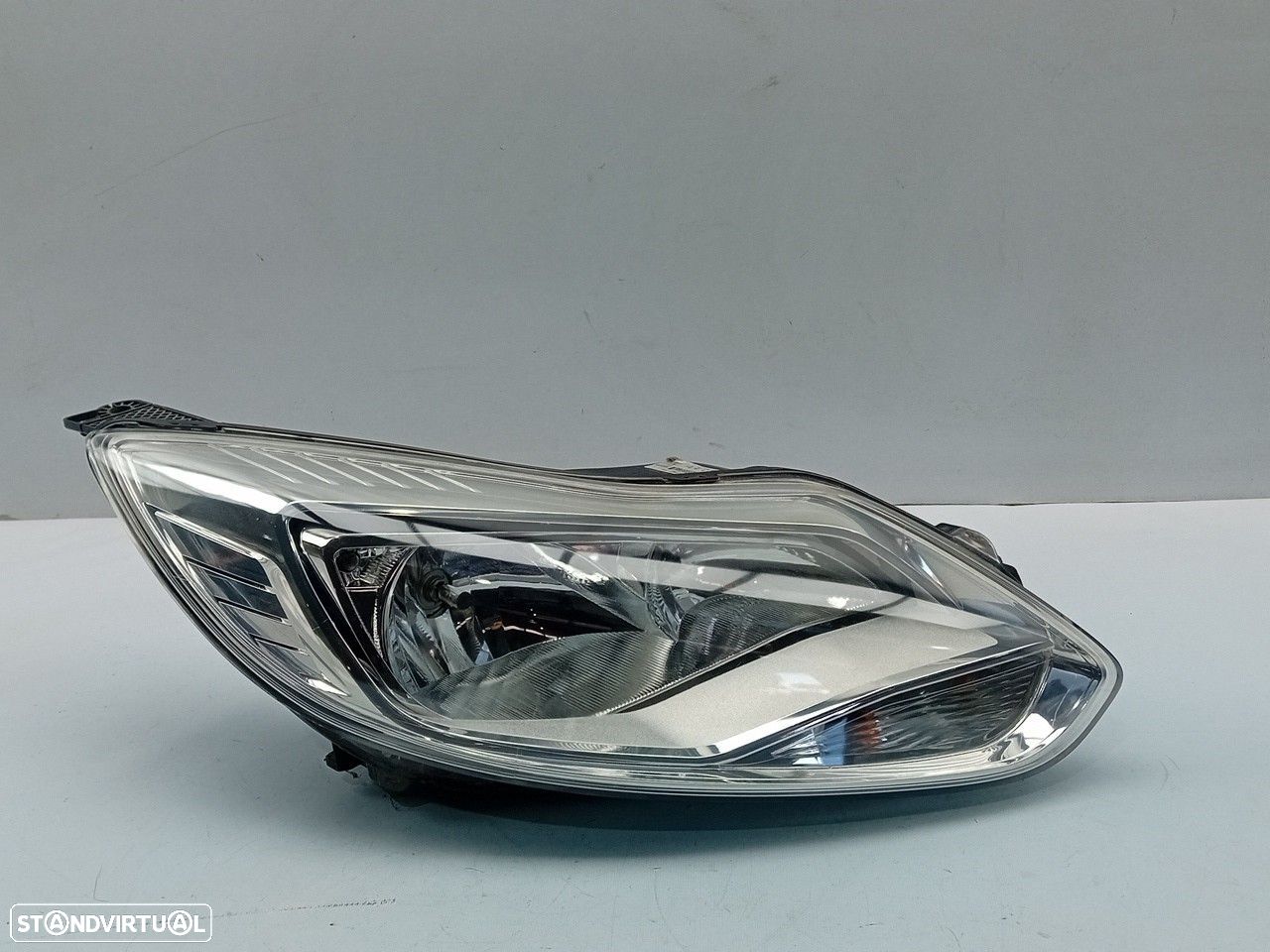 Ótica / farol direita FORD Focus III - 1