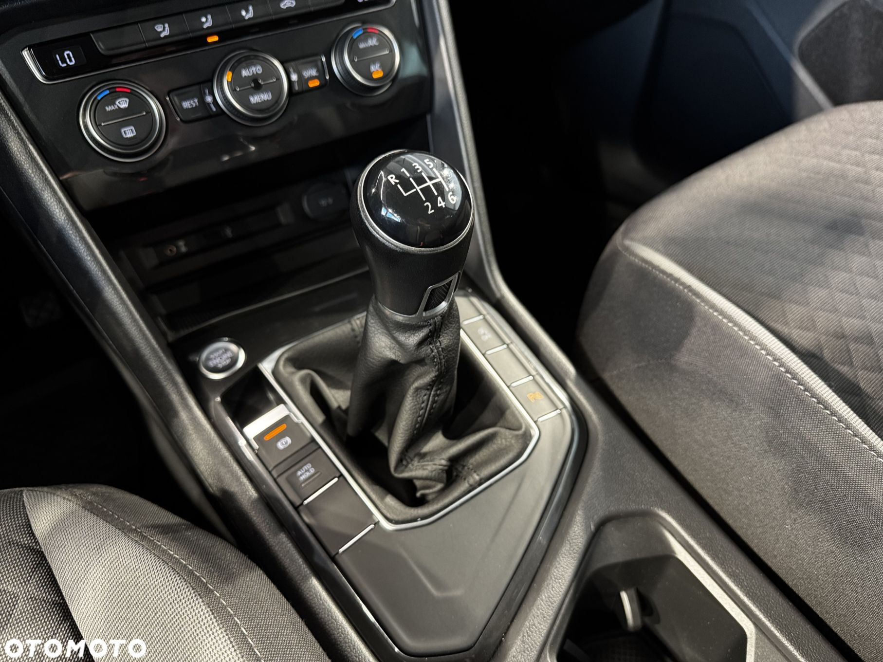 Volkswagen Tiguan - 27