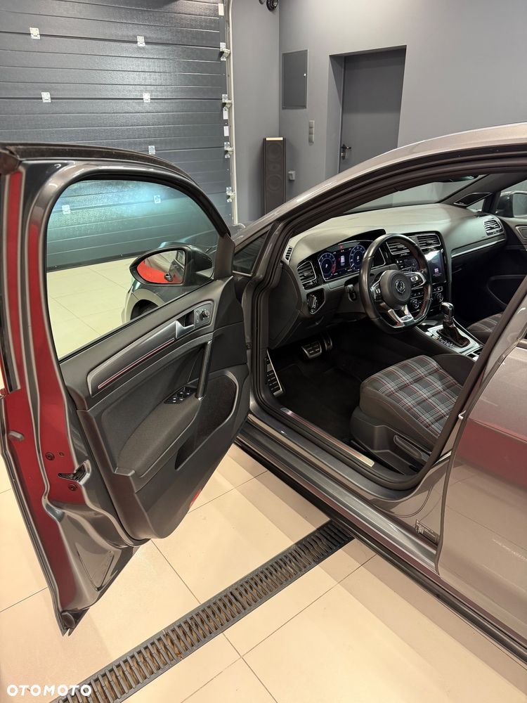 Volkswagen Golf GTI (BlueMotion Technology) DSG - 17