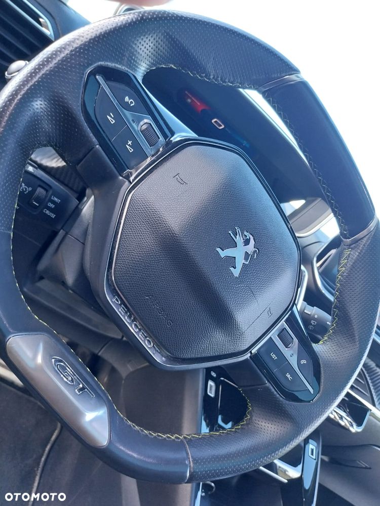 Peugeot 208 - 17