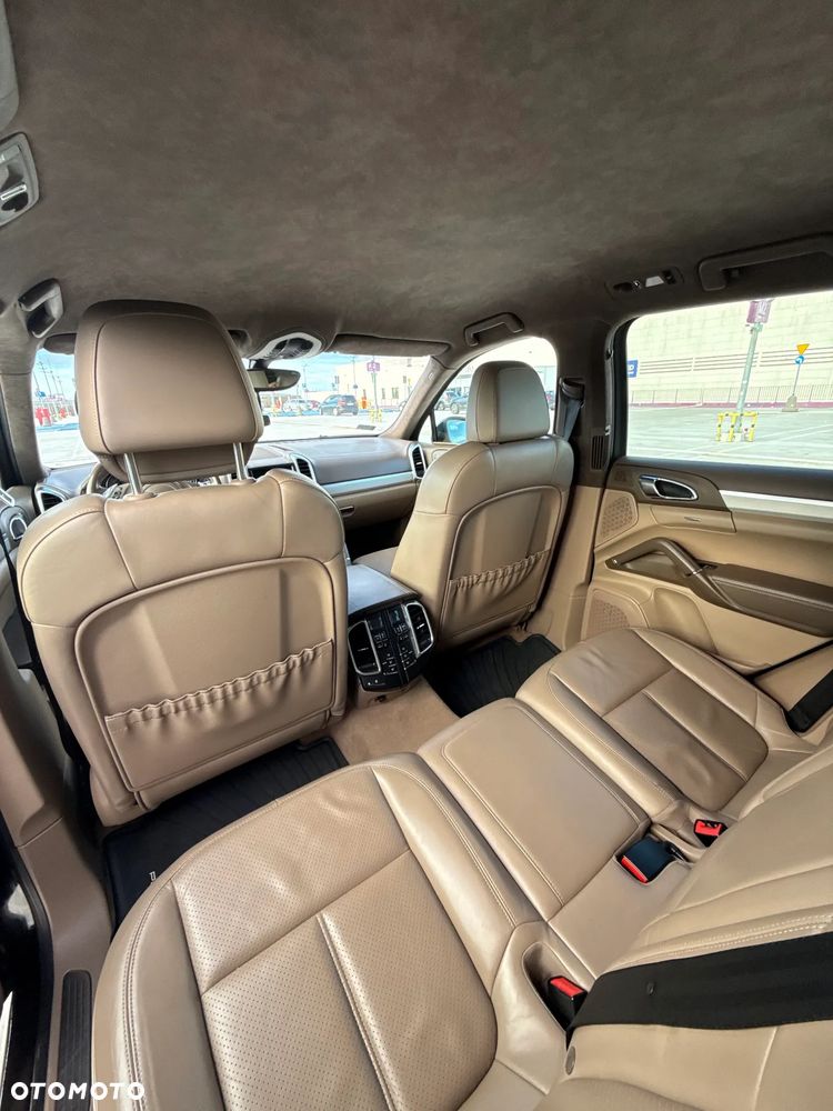 Porsche Cayenne GTS - 25