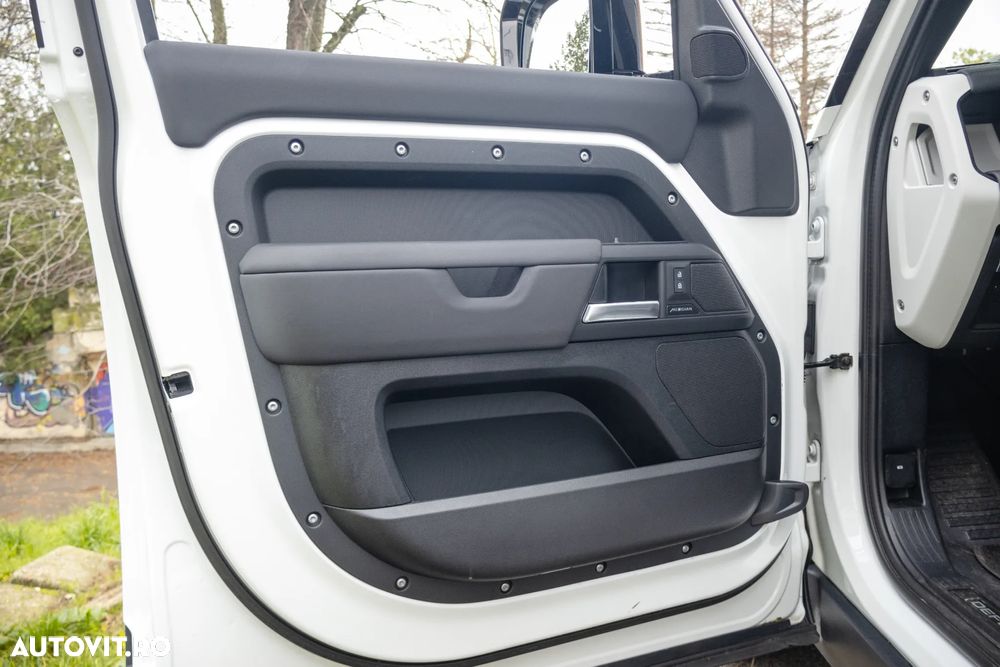 Land Rover Defender 110 3.0 D300 MHEV X-Dynamic SE - 34