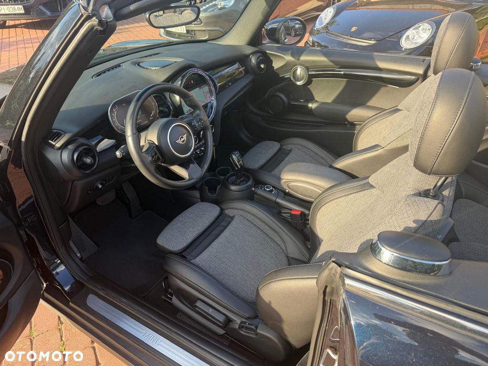 MINI Cooper Anniversary Edition - 2