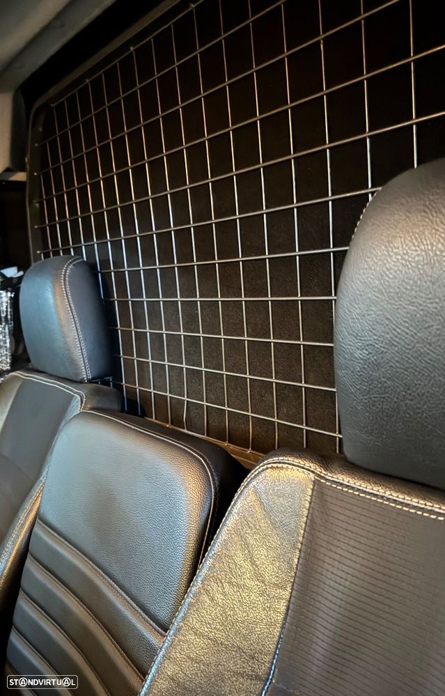 Land Rover Defender 110 - 20