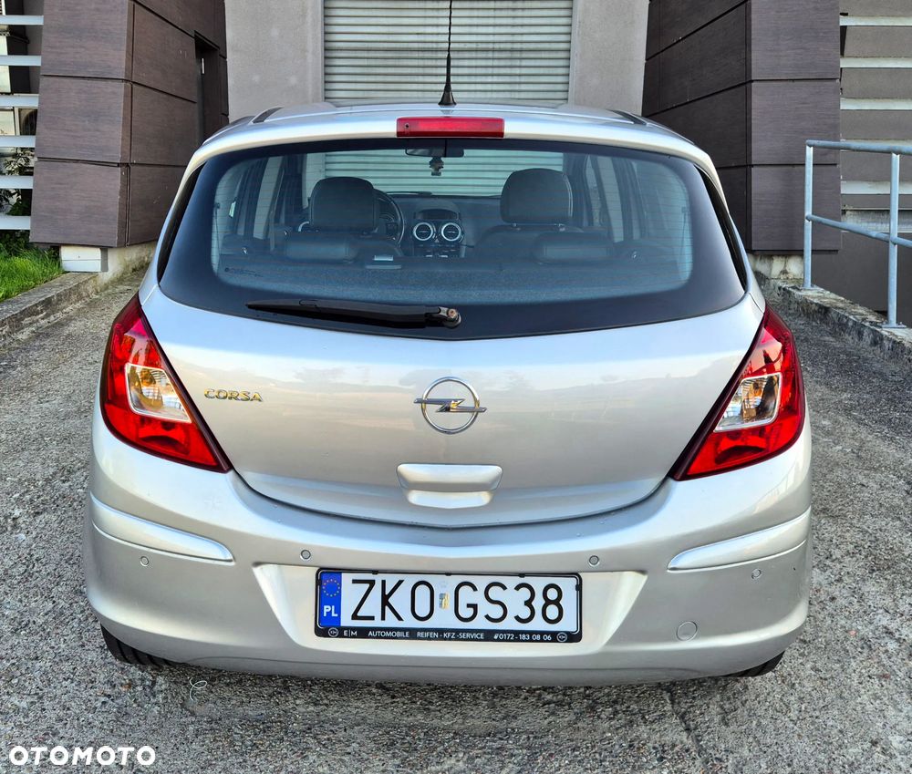Opel Corsa 1.4 16V Innovation - 9