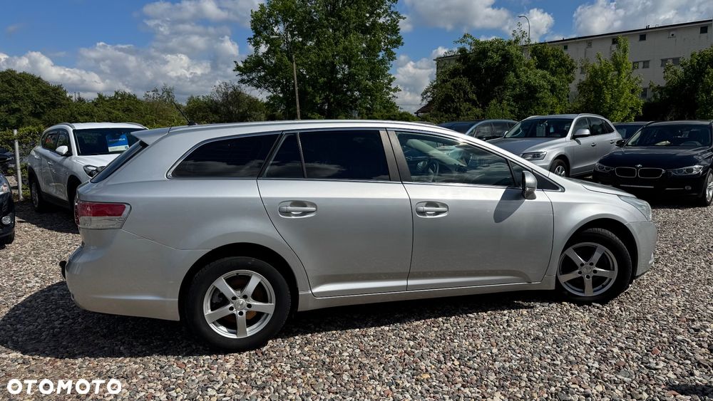 Toyota Avensis 1.8 Sol NAVI - 18