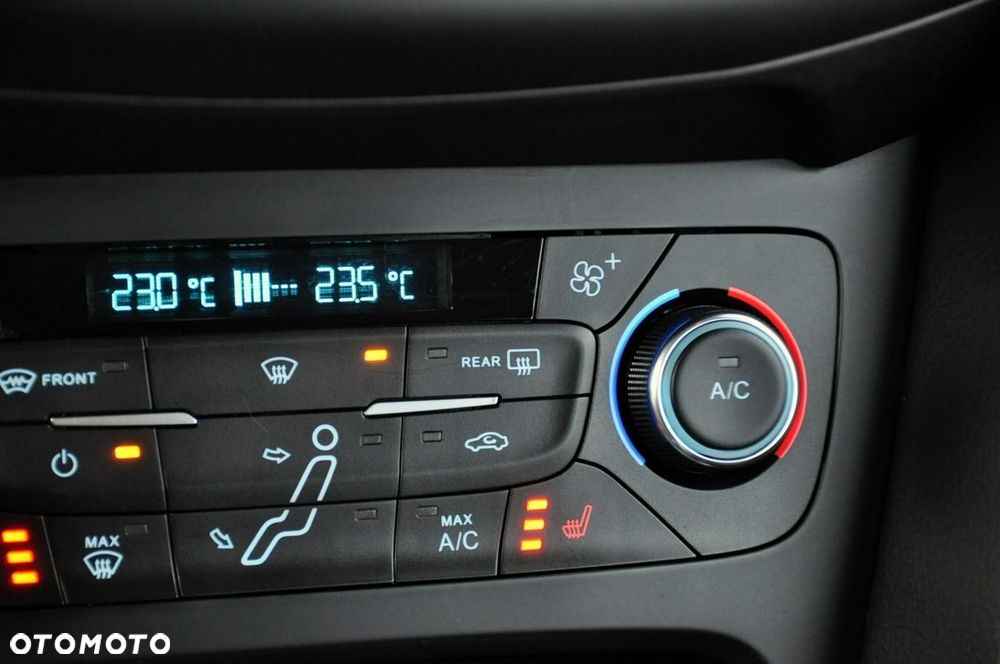 Ford Focus - 33