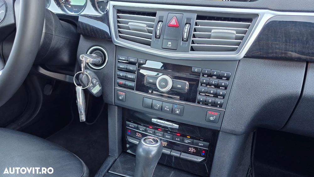 Mercedes-Benz E 250 CDI DPF BlueEFFICIENCY 7G-TRONIC Avantgarde - 24