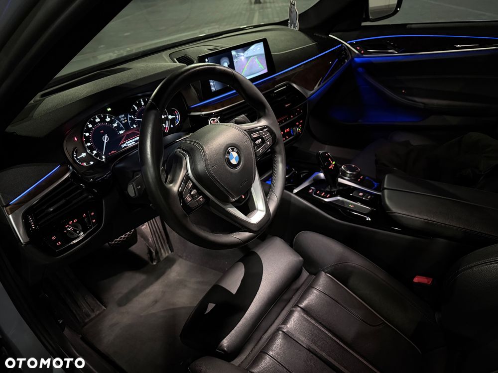 BMW Seria 5 530i xDrive GPF Sport Line sport - 12