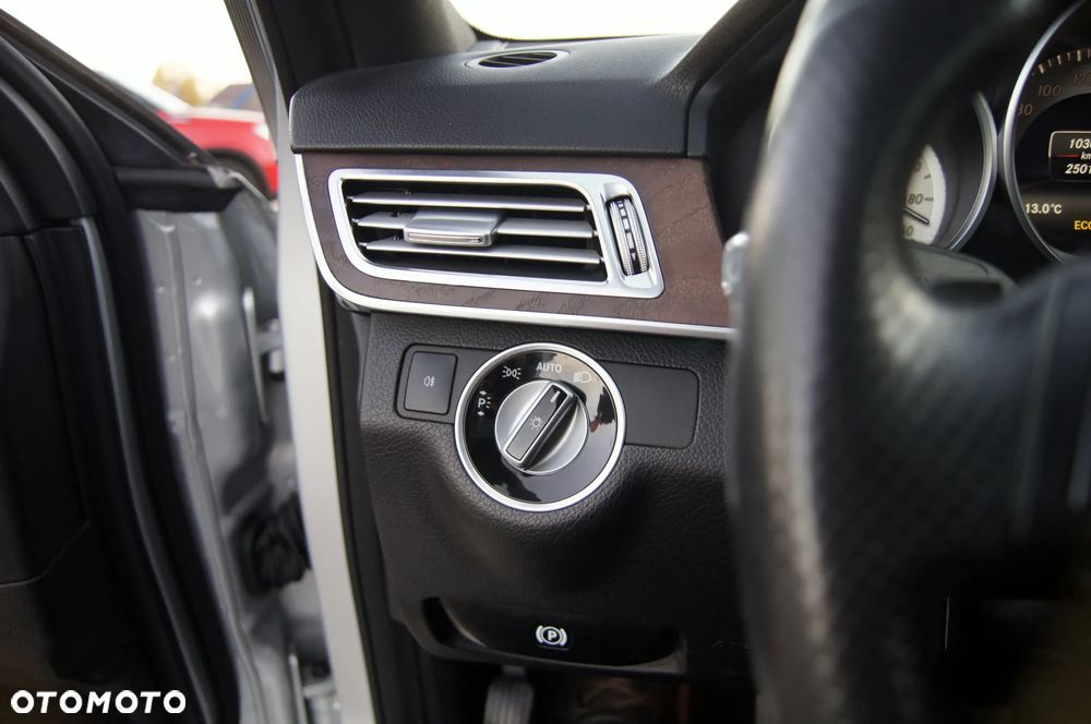 Mercedes-Benz Klasa E 350 BlueTEC 4Matic 7G-TRONIC - 23