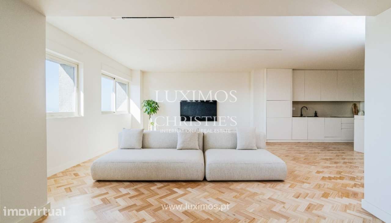 Apartamento T4 totalmente reabilitado à venda no centro do Porto - Grande imagem: 3/22