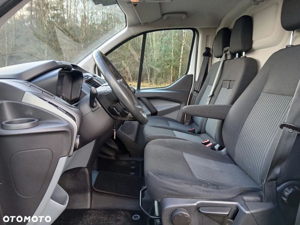 Ford TRANSIT CUSTOM - 17