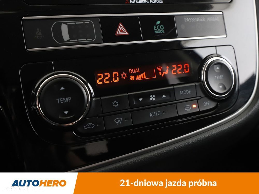 Mitsubishi Outlander - 24