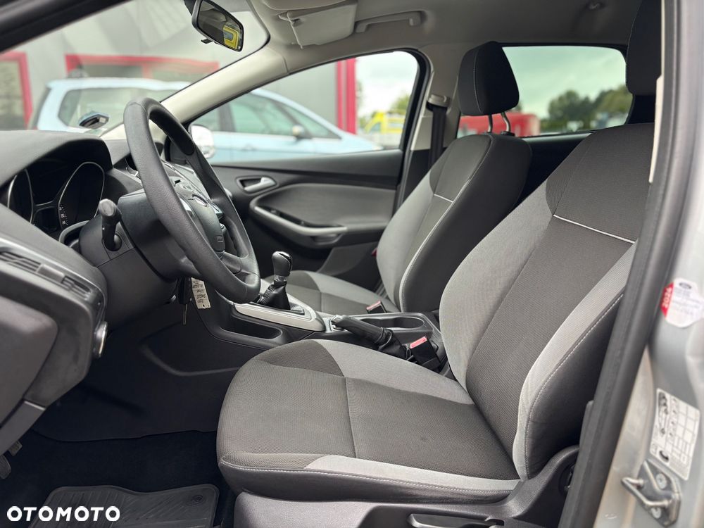Ford Focus 1.6 Ambiente - 12