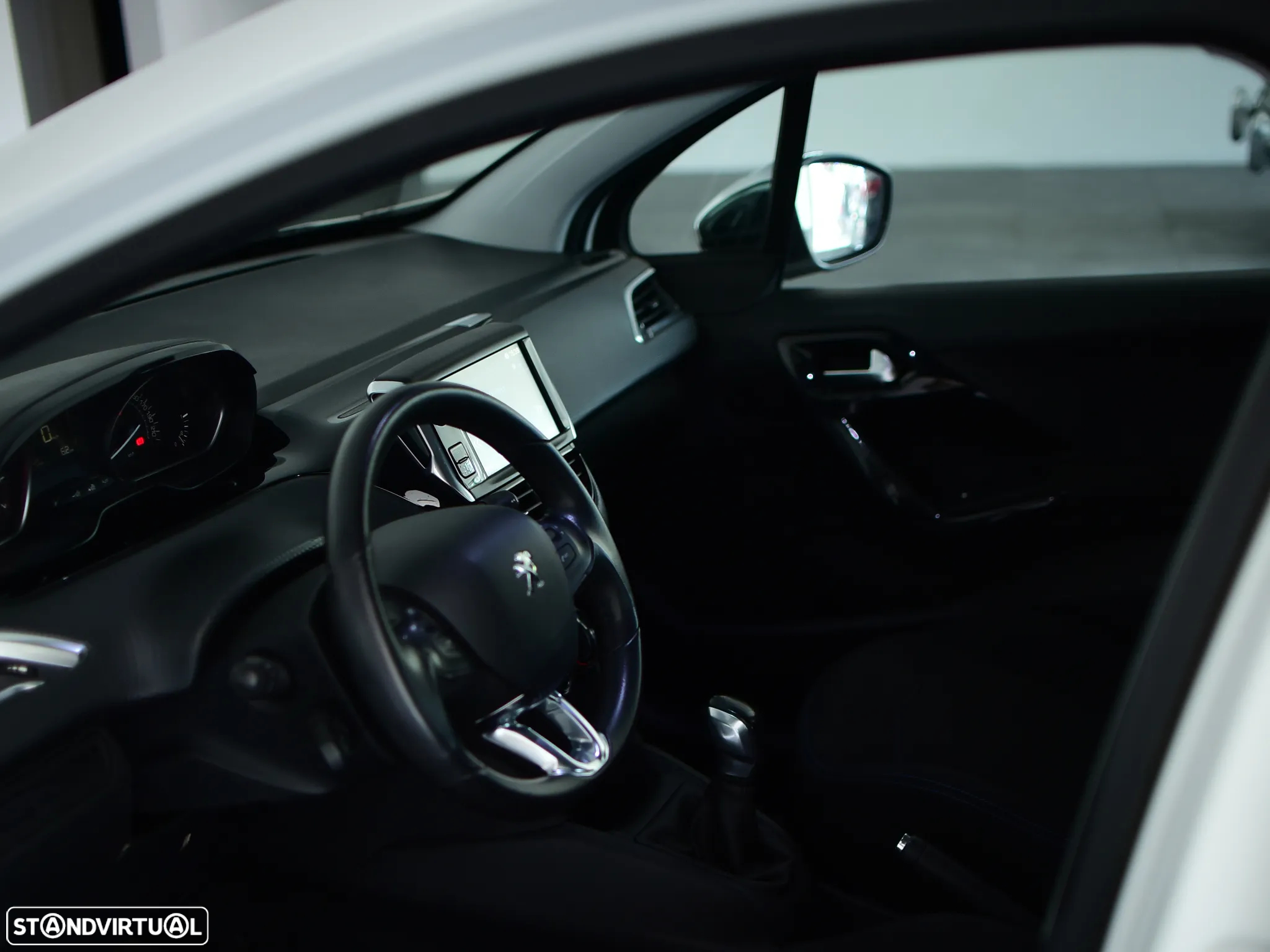Peugeot 208 1.2 PureTech Style - 23