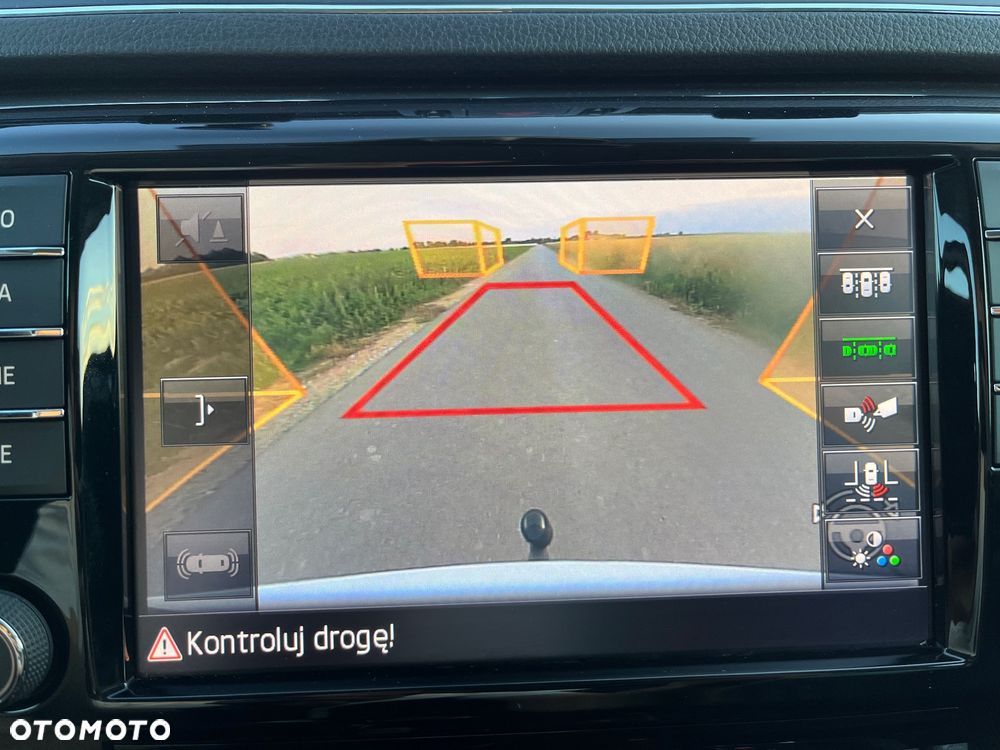 Skoda Superb 2.0 TDI Premium Edition - 35